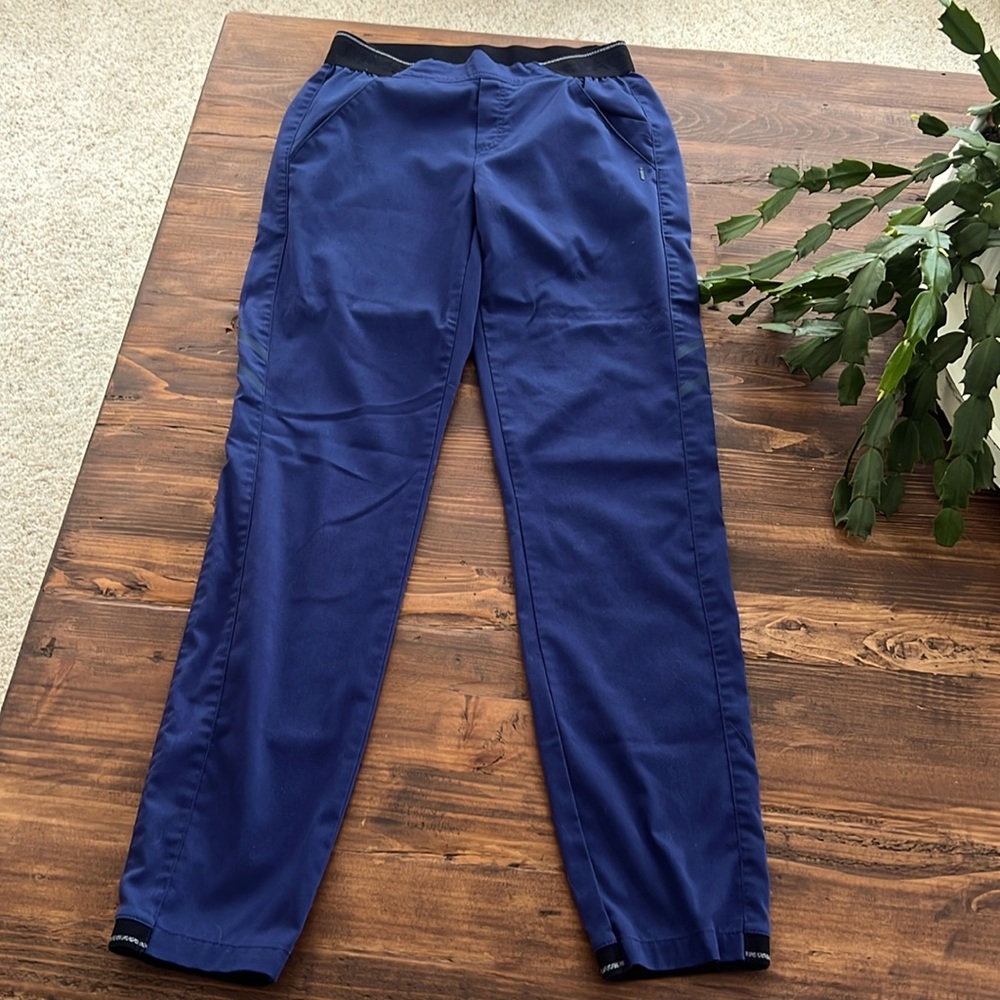 Like new Grey’s Anatomy impact navy blue scrubs